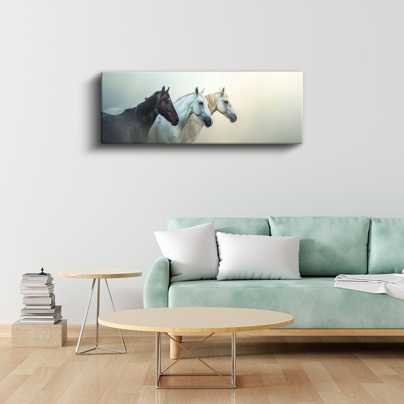 Üç Asil At - Farklı Renklerde Yan Yana Duran Atlar Kanvas Tablo