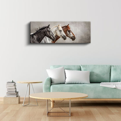 Üç Soylu - Yan Yana Duran Farklı Atlar Kanvas Tablo