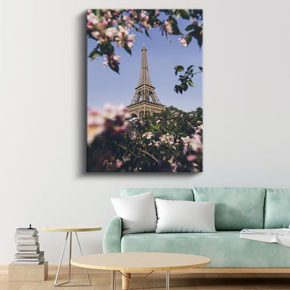 Eyfel Kulesi - Bahar Çiçekleri Arasında Kanvas Tablo