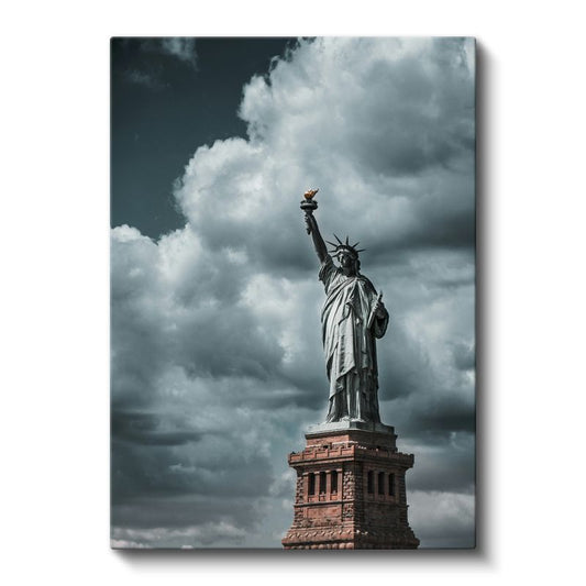 Özgürlük Heykeli - Dramatik Gökyüzü Altında Amerikan Simgesi Kanvas Tablo