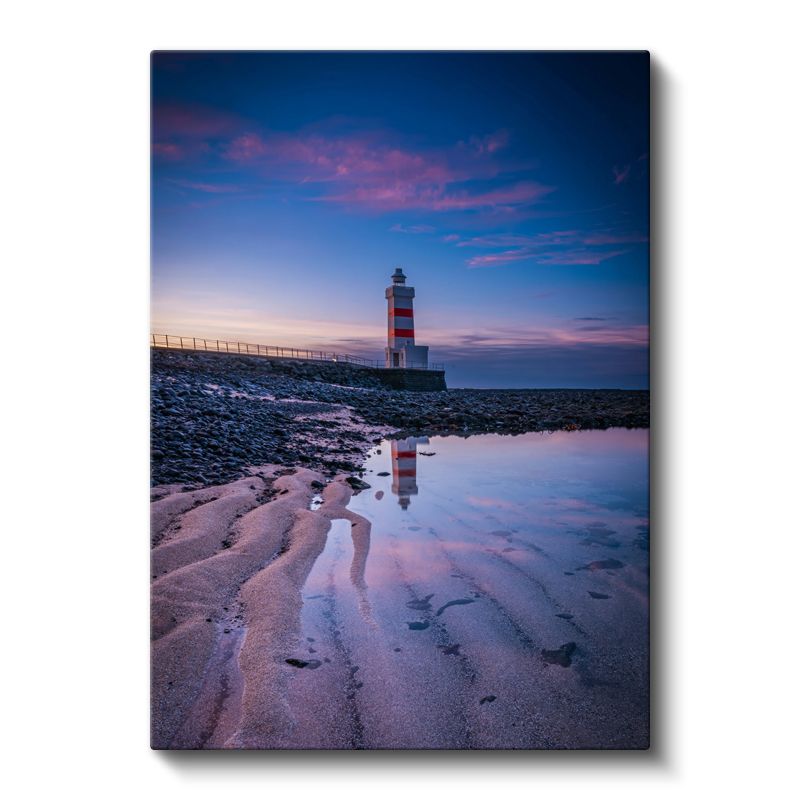 Deniz Feneri - Alacakaranlıkta Kumsal Yansımaları Kanvas Tablo