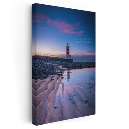 Deniz Feneri - Alacakaranlıkta Kumsal Yansımaları Kanvas Tablo