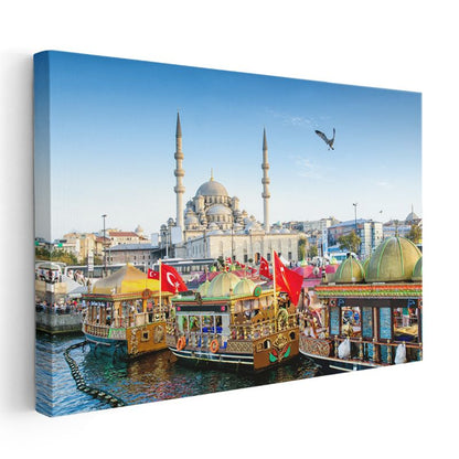 Yeni Camii - İstanbul'un Renkli Tekneleri Kanvas Tablo