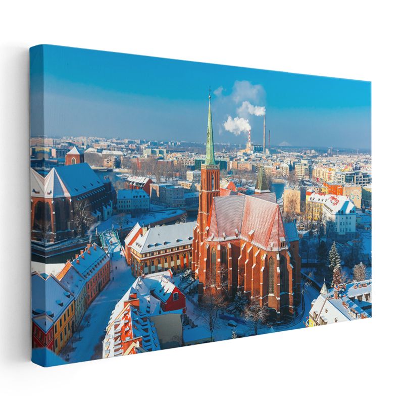 Kırmızı Kilise - Karlı Şehir Panoraması Kanvas Tablo