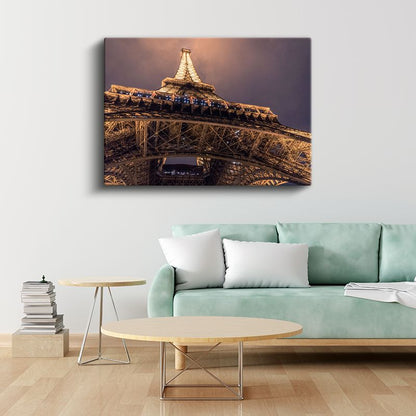 Eyfel Kulesi Detayı - Altın Işıklar İçinde İkonik Mimari Kanvas Tablo