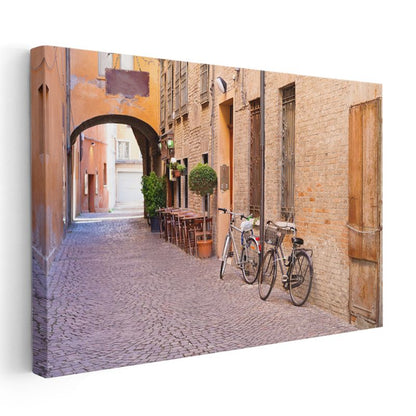 İtalyan Sokağı - Bisikletli Tuğla Kemerler Kanvas Tablo