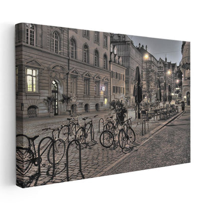 Avrupa Meydanı - Gece Bisikletler Kanvas Tablo