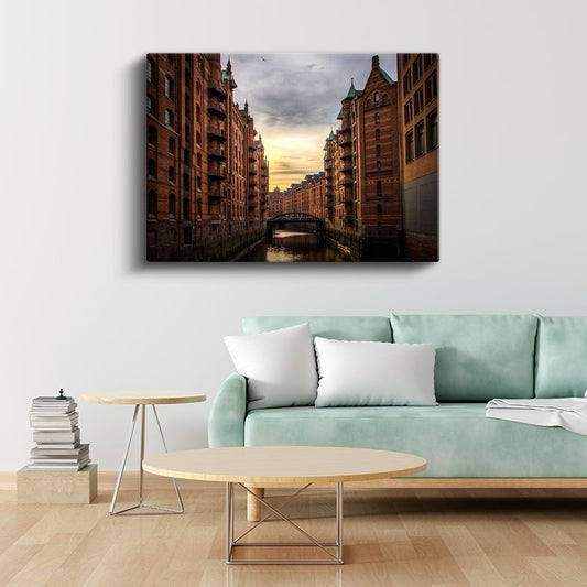 Hamburg Depo Bölgesi - Tarihi Tuğla Mimarisi Kanvas Tablo