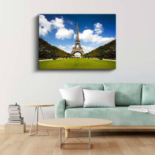 Eyfel Kulesi - Yeşil Bahçeler Arasında Kanvas Tablo