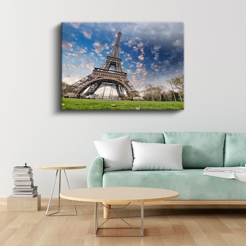 Eyfel Kulesi - Bahar Gökyüzü Altında Kanvas Tablo