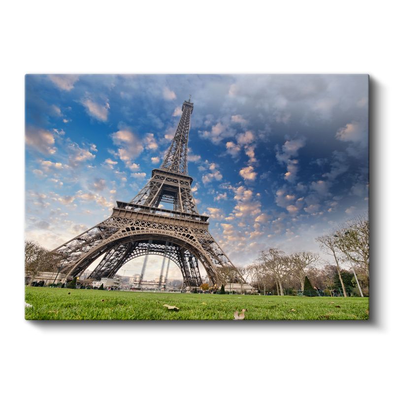 Eyfel Kulesi - Bahar Gökyüzü Altında Kanvas Tablo