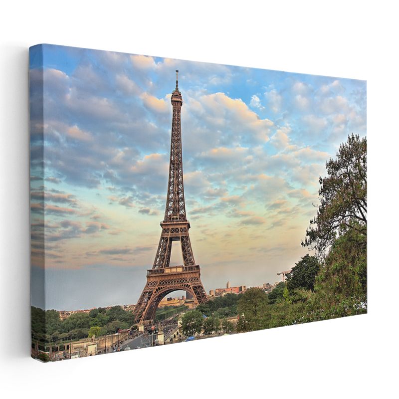 Eyfel Kulesi - Bulutlu Gökyüzü Perspektifi Kanvas Tablo