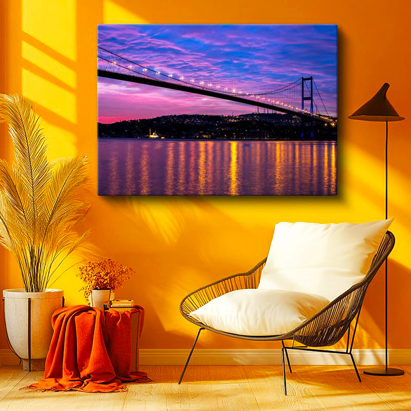Yatay Kanvas Tablo İstanbul Köprüsü Mor Gökyüzü ve Yansıma Şehir Mimari Tablo Ev Ofis Duvar Dekoru