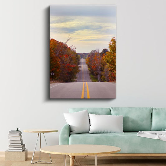 Sonbahar Yolu - Kızıl Yapraklı Ağaçlar Arasında Kanvas Tablo