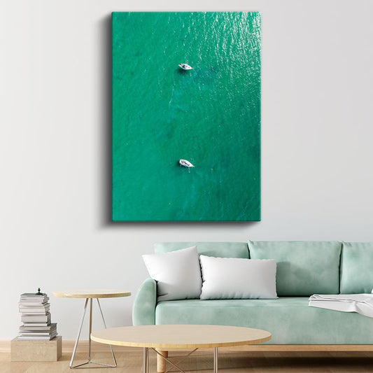 Turkuaz Deniz - Berrak Sularda Yüzen Tekneler Kanvas Tablo