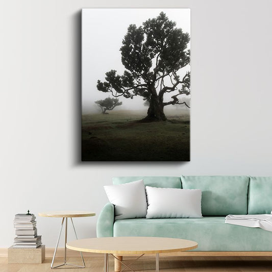 Sis İçindeki Ağaç - Mistik Doğa Silueti Kanvas Tablo