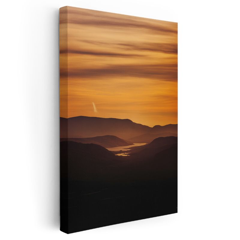 Altın Gün Batımı - Dağlar Arasında Parlayan Göl Kanvas Tablo