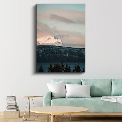 Alacakaranlık Zirvesi - Karlı Dağ ve Göl Manzarası Kanvas Tablo