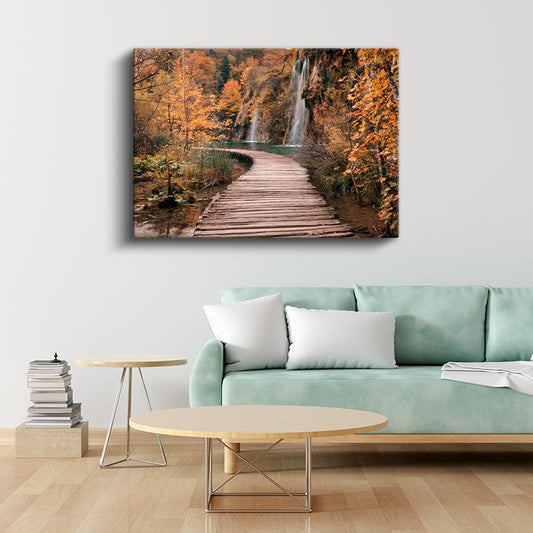 Sonbahar Patikası - Şelaleler ve Altın Yapraklar Arasında Yürüyüş Kanvas Tablo