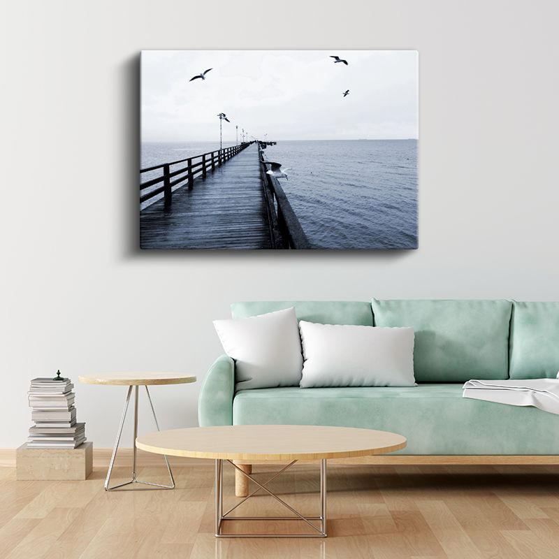 Ahşap İskele - Martıların Eşlik Ettiği Deniz Manzarası Kanvas Tablo