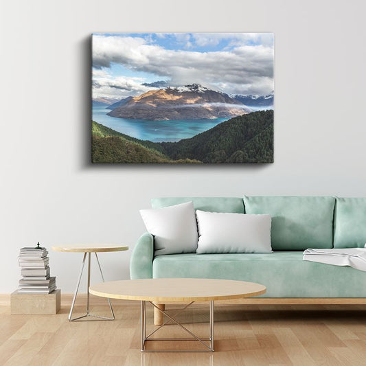 Zümrüt Göl Manzarası - Ormanla Çevrili Dağ Silsilesi Kanvas Tablo