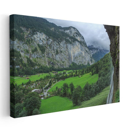 Alp Vadisi - Yeşil Çayırlar ve Şelale Manzarası Kanvas Tablo