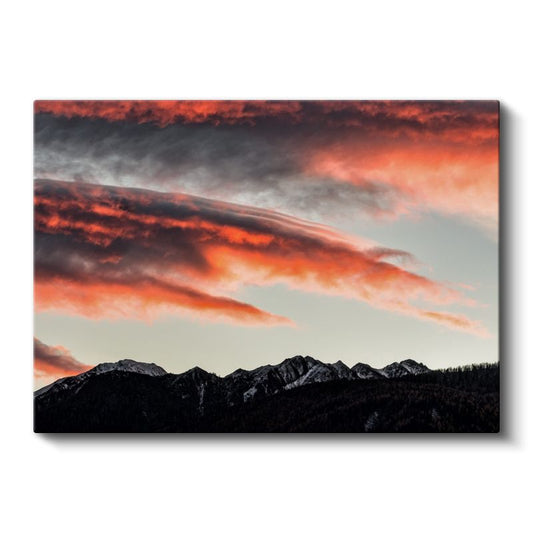 Alacakaranlık Zirveler - Kızıl Gökyüzü Altında Dağlar Kanvas Tablo