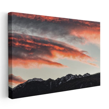 Alacakaranlık Zirveler - Kızıl Gökyüzü Altında Dağlar Kanvas Tablo