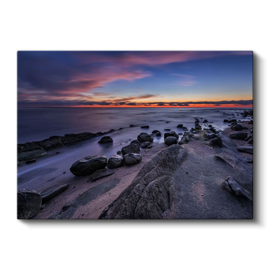 Taşlı Sahil - Gün Batımında Durgun Deniz Kanvas Tablo