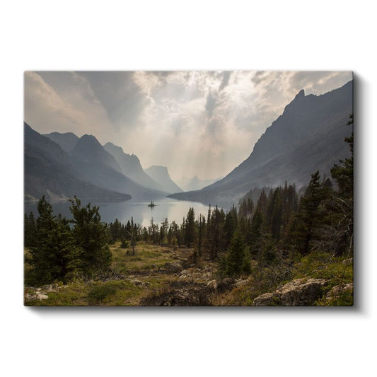 Sisli Dağlar - Çam Ormanları Arasında Saklı Göl Kanvas Tablo