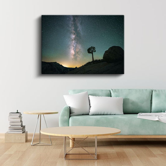 Samanyolu İhtişamı - Yalnız Ağaç ve Yıldızlı Gökyüzü Kanvas Tablo