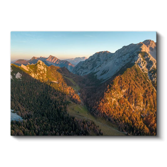 Sonbahar Vadisi - Dağların Arasında Renk Cümbüşü Kanvas Tablo