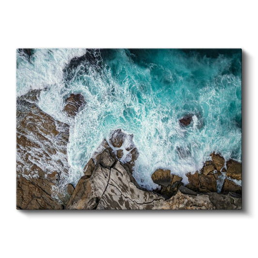 Turkuaz Deniz - Kayalık Kıyıda Dans Eden Dalgaların Huzuru Kanvas Tablo