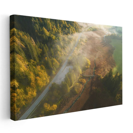 Sonbahar Vadisi - Altın Renkli Orman ve Dere Manzarası Kanvas Tablo