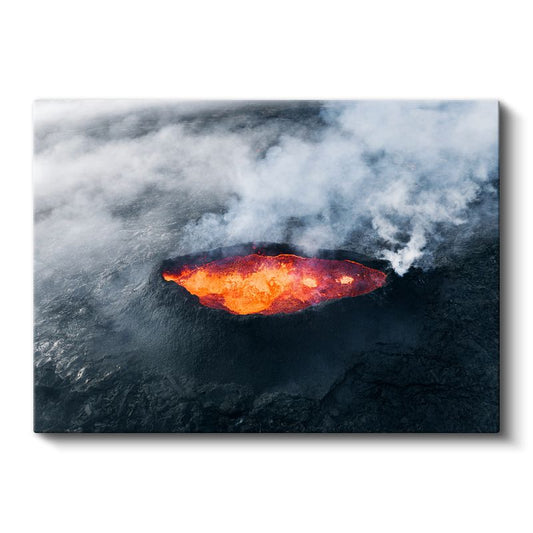 Volkan Krateri - Dumanlı Dağda Parlayan Lav Gölü Kanvas Tablo