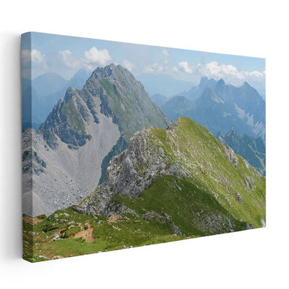 Alp Dağları - Yeşil Zirveler ve Görkemli Silsileler Kanvas Tablo