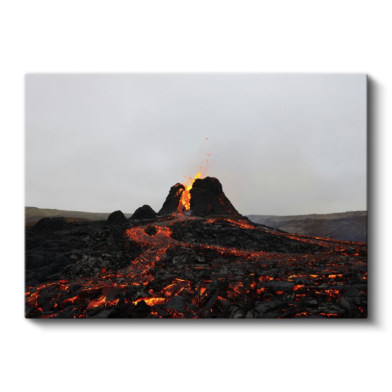 Aktif Volkan - Püsküren Lav ve Kızıl Akıntılar Kanvas Tablo