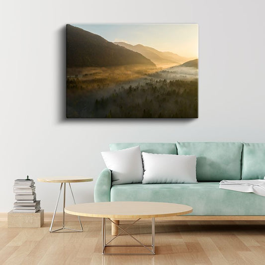 Sisli Vadideki Dağlar - Altın Işıklı Gün Doğumu Kanvas Tablo