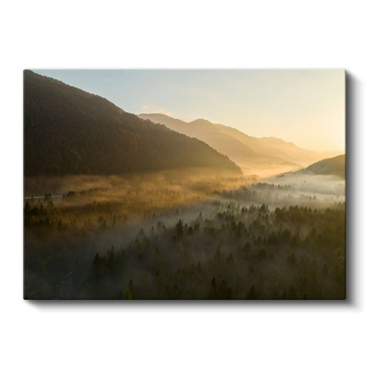 Sisli Vadideki Dağlar - Altın Işıklı Gün Doğumu Kanvas Tablo