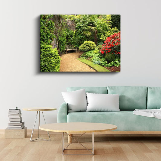 Huzur Bahçesi - Kırmızı Çiçekler ve Yeşil Dokunuşlar Kanvas Tablo