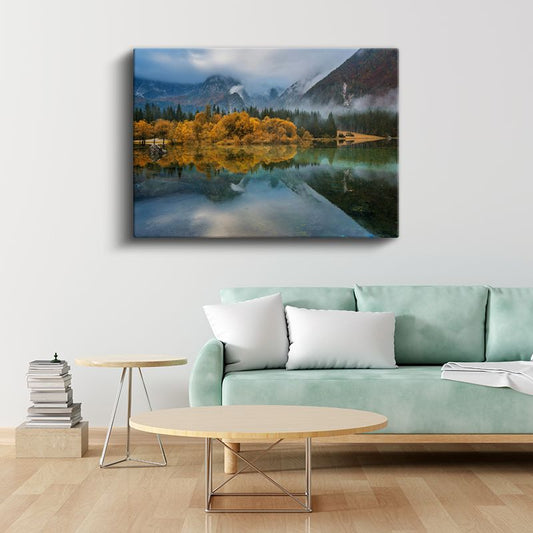Sonbahar Gölü - Sisli Dağlar ve Altın Yapraklar Kanvas Tablo