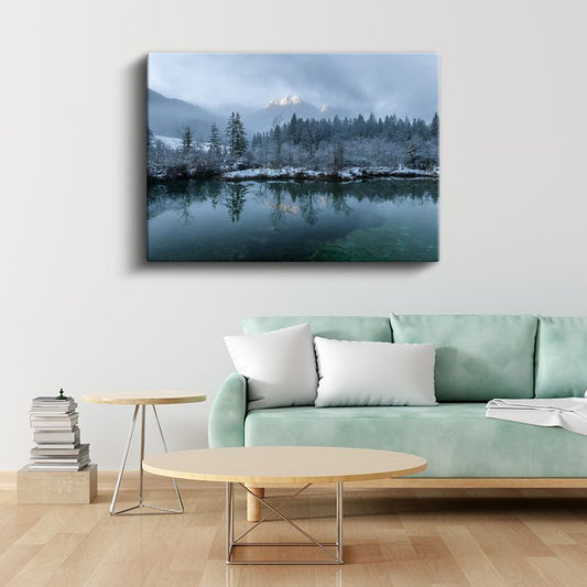 Kış Sessizliği - Karlı Ormanın Göl Yansıması Kanvas Tablo