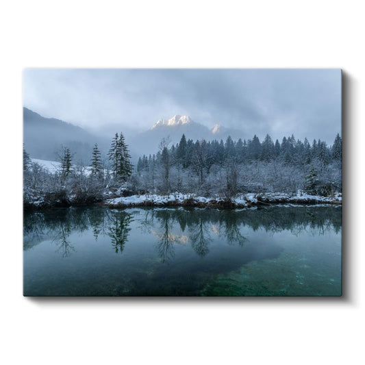 Kış Sessizliği - Karlı Ormanın Göl Yansıması Kanvas Tablo