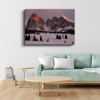Alp Zirvesi - Gün Doğumunda Karlı Dağ Silsilesi Kanvas Tablo