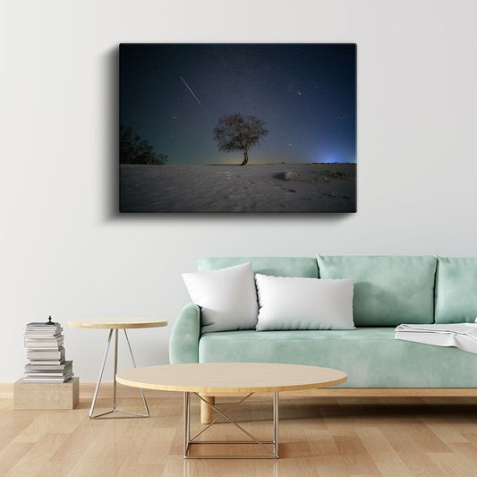 Yalnız Ağaç - Yıldızlı Gökyüzü Altında Kış Manzarası Kanvas Tablo