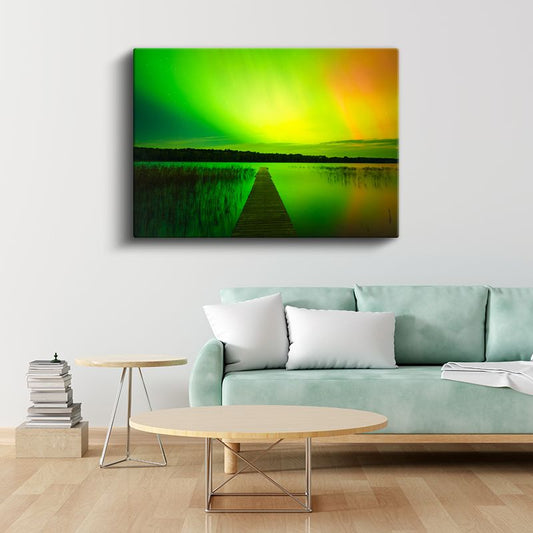 Kuzey Işıkları - Göl Üzerinde Yeşil Gökyüzü Dansı Kanvas Tablo