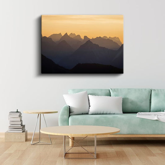 Dağ Silüetleri - Gün Batımında Altın Işıkla Aydınlanan Zirveler Kanvas Tablo