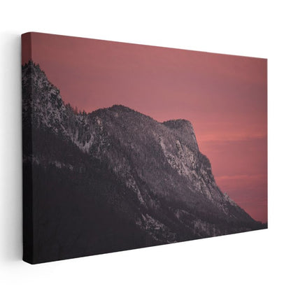 Alacakaranlık Dağları - Pembe Gökyüzünün Altında Heybetli Zirve Kanvas Tablo