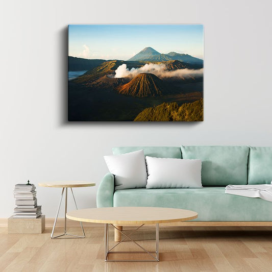 Volkanik Dağlar - Gün Doğumunda Muhteşem Krater Manzarası Kanvas Tablo