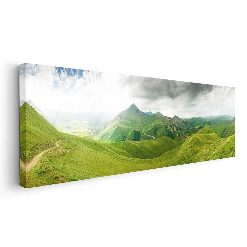 Yeşil Tepeler - Bulutlu Gökyüzü Altında Panoramik Dağ Manzarası Kanvas Tablo